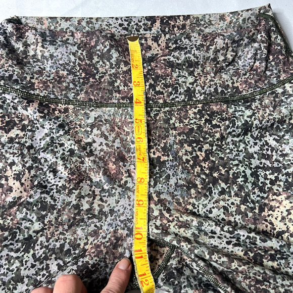 Fabletics Define PowerHold High Waisted 7/8 Womens Medium Earthen Color Camo - Picture 6 of 12